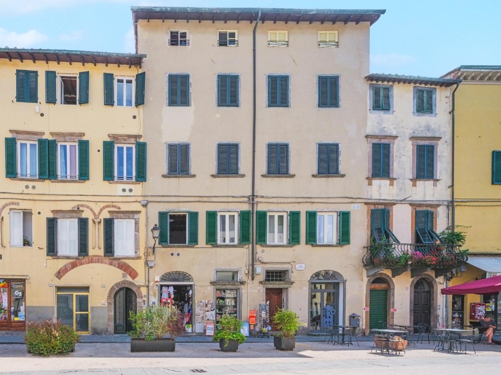 Michael'S Home - Cozy Apartment In The Heart Of Lucca Exterior photo