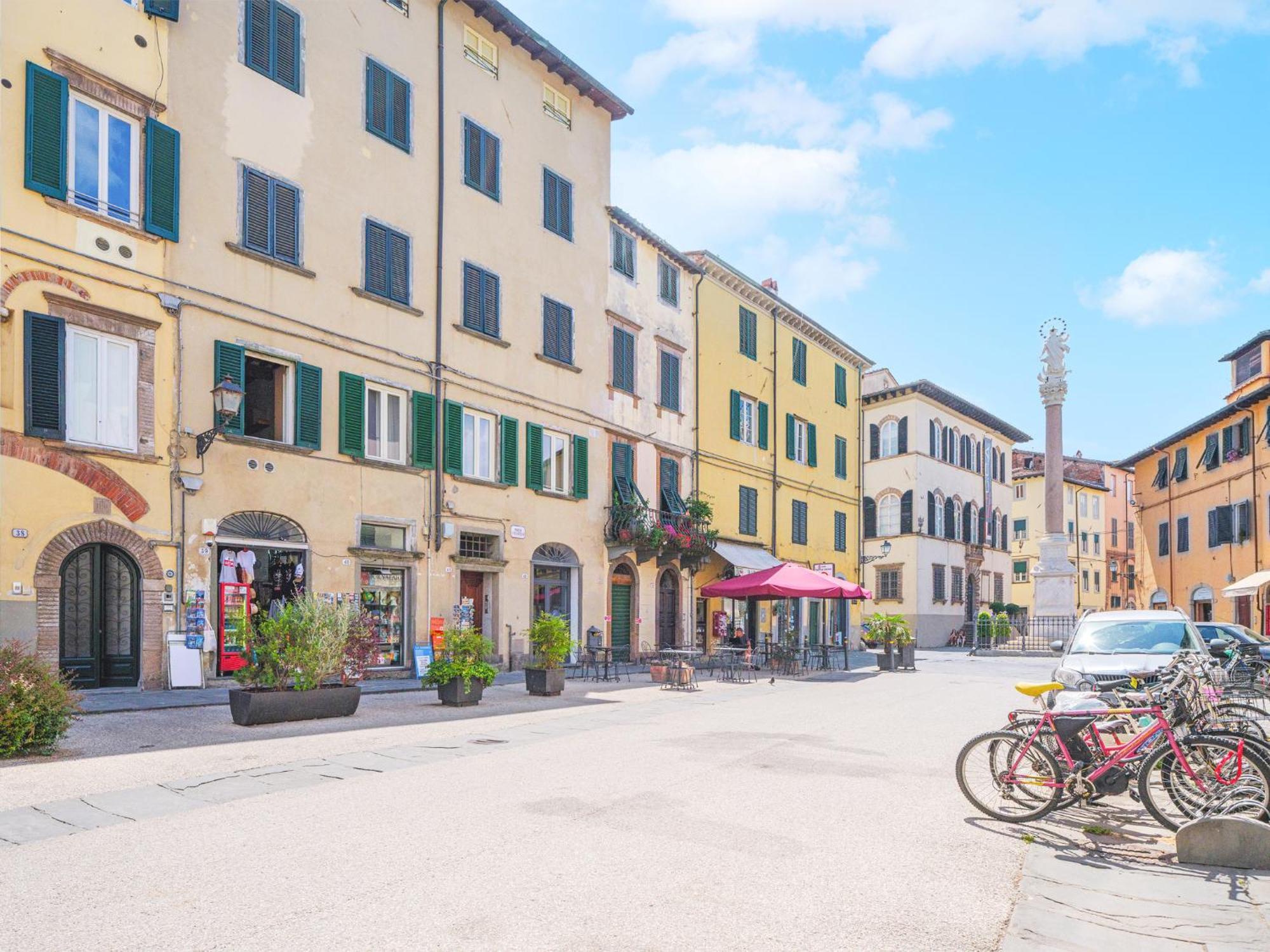 Michael'S Home - Cozy Apartment In The Heart Of Lucca Exterior photo