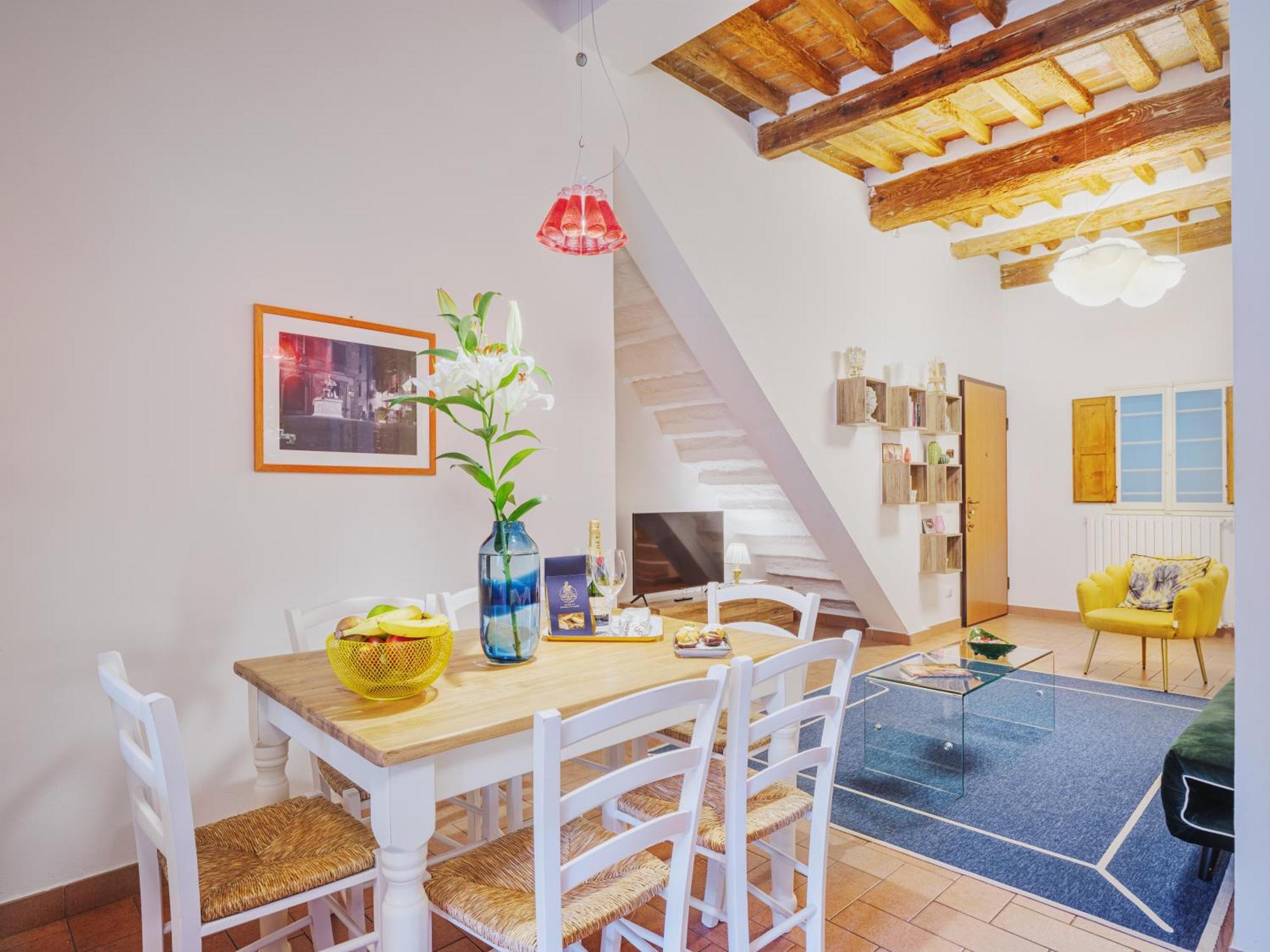 Michael'S Home - Cozy Apartment In The Heart Of Lucca Exterior photo